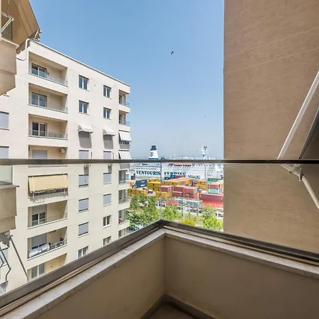 Brand New By The Port Apartment *