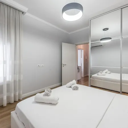 Apartment Brand New By The Port *
