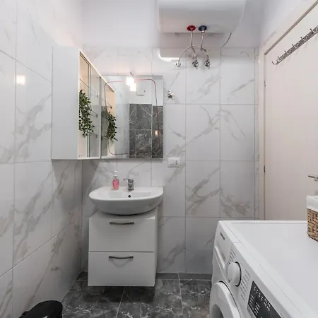 Apartment Brand New By The Port Durrës
